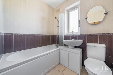 108 Upper Rainham Road, Hornchurch, RM12 4EE