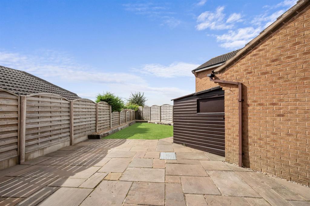 Rear Garden - dining patio.jpg