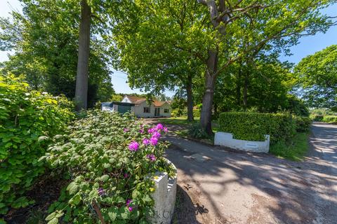 Hildenborough Ashes Lane, Hadlow, Tonbridge, TN11 9QU
