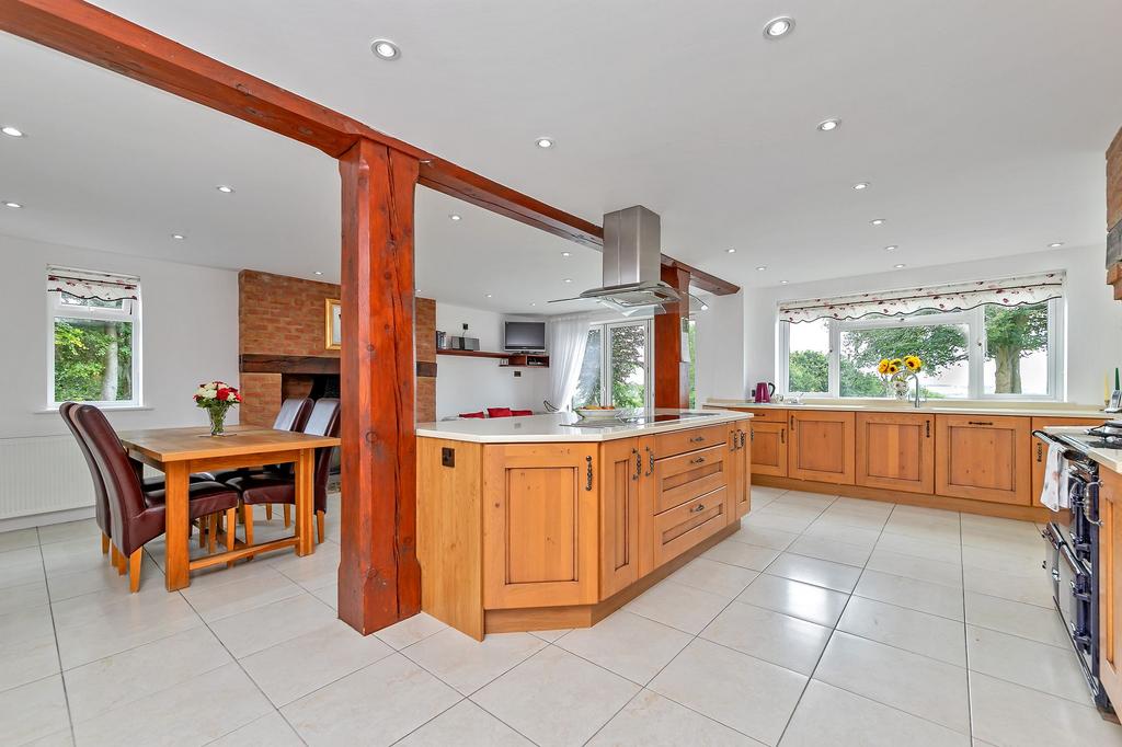 Kitchen/Breakfast Room