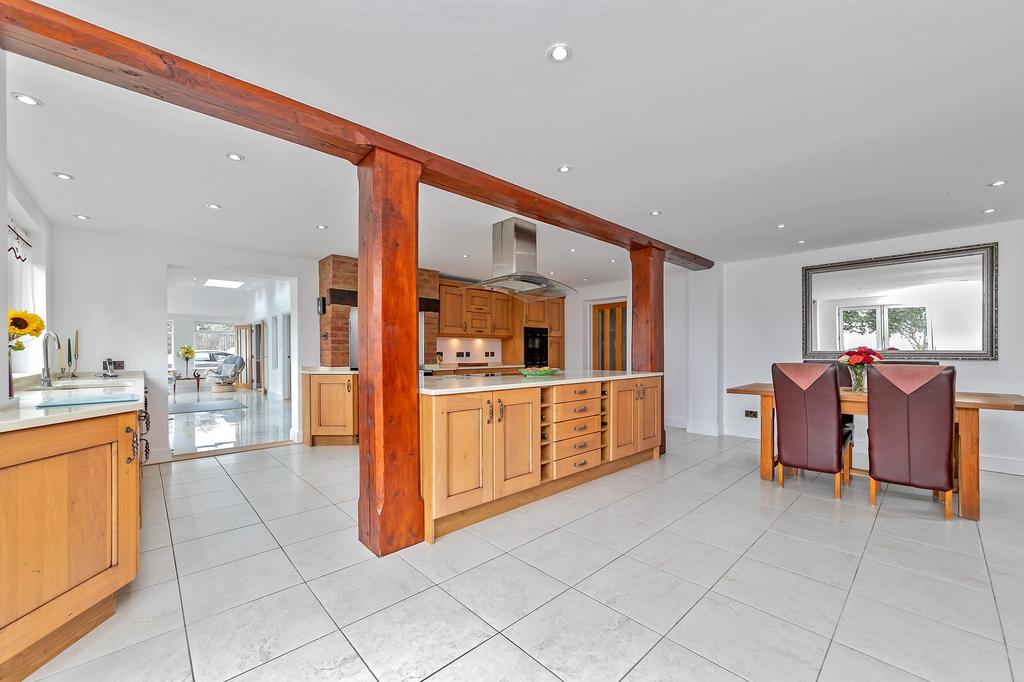 Kitchen/Breakfast Room