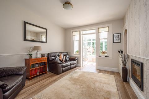 18 Hailes Grove, Edinburgh, EH13 0NE