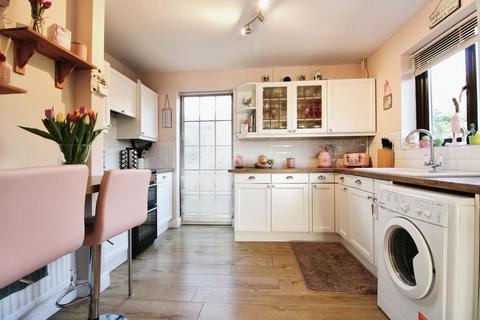 3, Bath Court Bath Road, Cricklade, Swindon, SN6 6DY