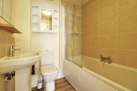 197 Cloatley Crescent, Royal Wootton Bassett, Swindon, SN4 7FX