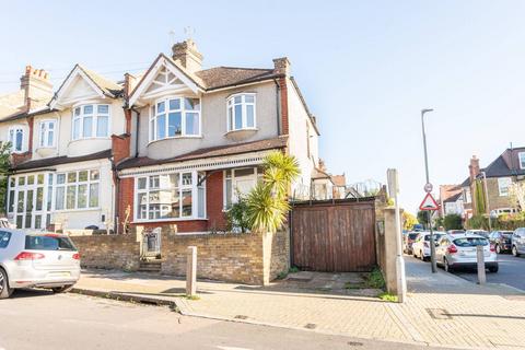 4 bedroom end of terrace house to rent, Nimrod Road, Furzedown, London, SW16