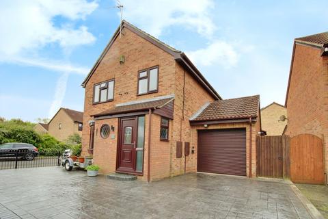 4 bedroom detached house for sale, Clary Road, Swindon, SN2