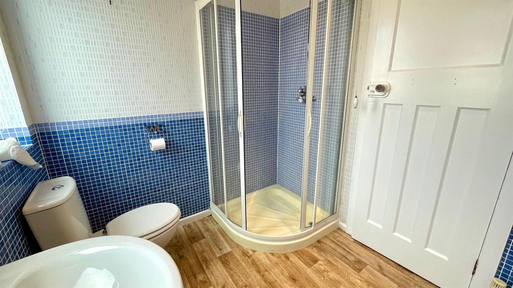 4 piece bathroom