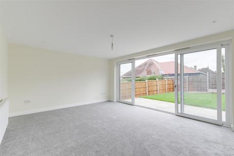 2 bedroom detached bungalow for sale, Woodland Close, Radcliffe-On-Trent NG12