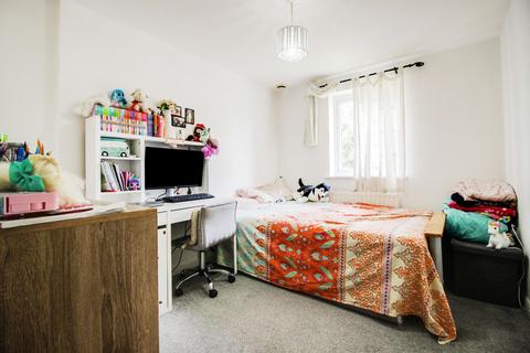 117 Brunel Crescent, Swindon, SN2 1FE