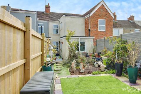 3 bedroom terraced house for sale, Dores Road, Swindon, SN2