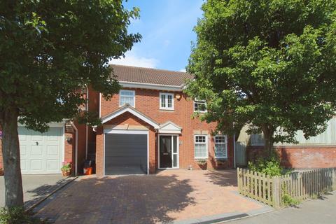 4 bedroom detached house for sale, Warrener Close, Swindon, SN25