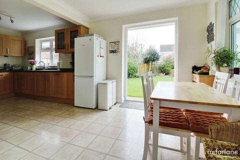20 Arundel Close, Lawn, Swindon, SN3 1JG