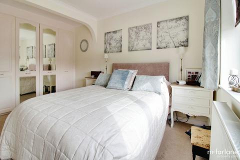 20 Arundel Close, Lawn, Swindon, SN3 1JG
