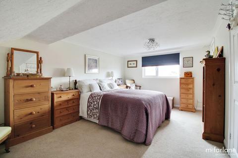 20 Arundel Close, Lawn, Swindon, SN3 1JG