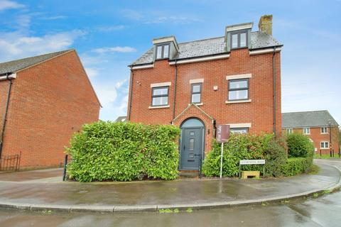 4 bedroom detached house for sale, Clementine Road, Swindon, SN25