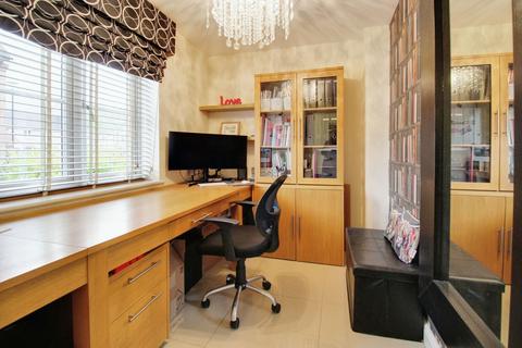 6 Artus Close, Swindon, SN25 1QZ