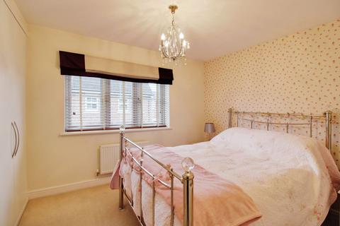 6 Artus Close, Swindon, SN25 1QZ