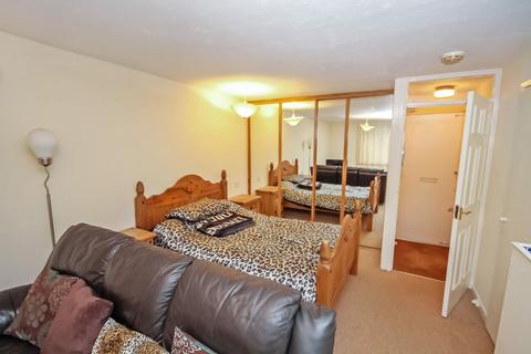 1 bedroom property for sale, Marlborough Court, Royal Wootton Bassett, SN4