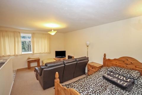 1 bedroom property for sale, Marlborough Court, Royal Wootton Bassett, SN4