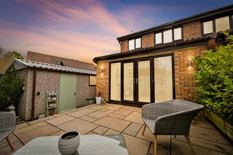 7 Bransdale Close, Guiseley, Leeds, LS20 8QD