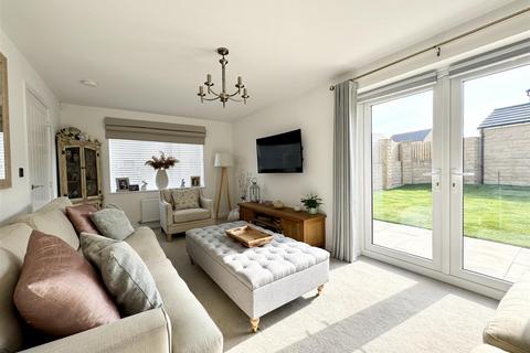 3 bedroom detached house for sale, Cliffe Hill View, Skelmanthorpe, Huddersfield, HD8 9ZD