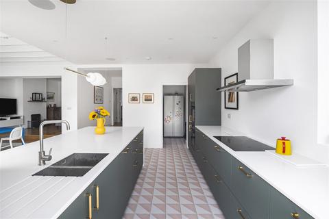 11 South Drive, Sutton, SM2 7PH