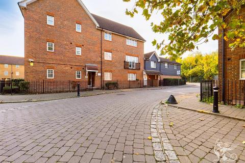 2 bedroom apartment for sale, Caspian Way, Purfleet