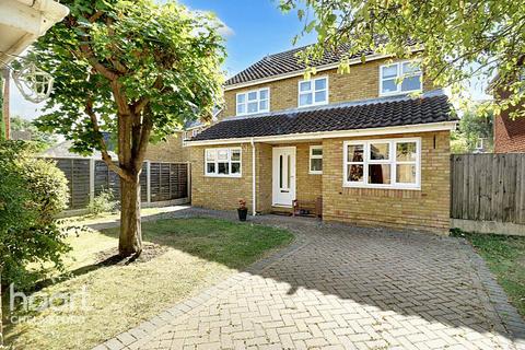 4 bedroom detached house for sale, Carron Mead, Essex