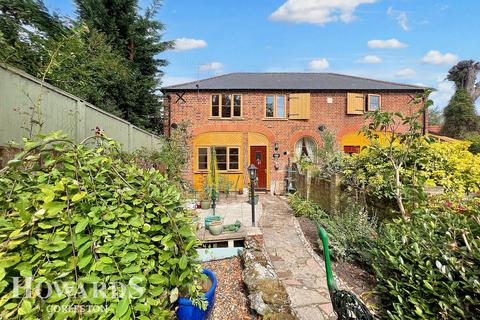 2 bedroom semi-detached house for sale, High Road, Gorleston