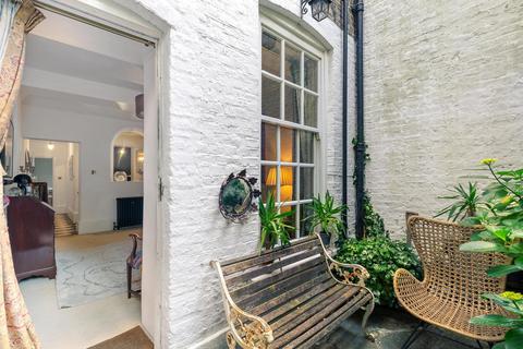 2 bedroom apartment for sale, London SW3