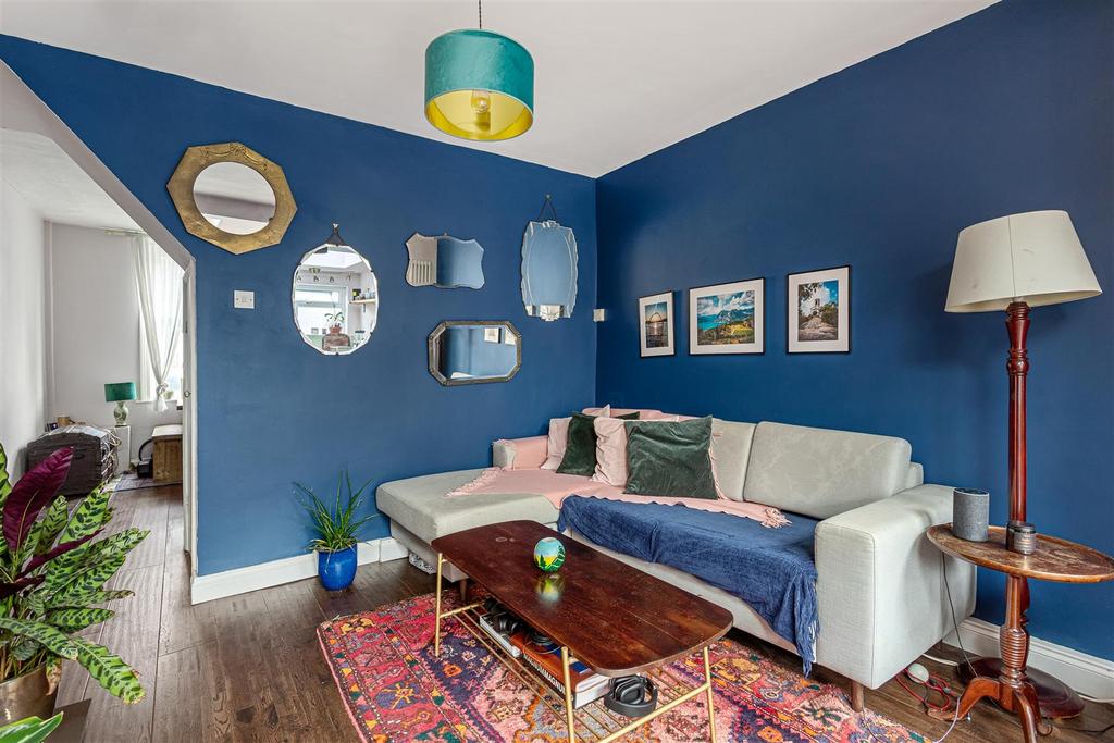 15 Upper Newborough Street 4.jpg