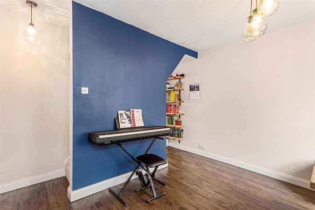 15 Upper Newborough Street 25.jpg