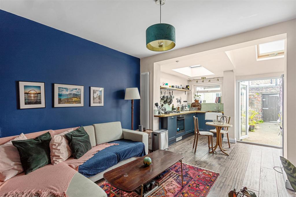 15 Upper Newborough Street 1.jpg