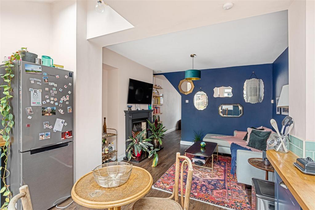15 Upper Newborough Street 10.jpg