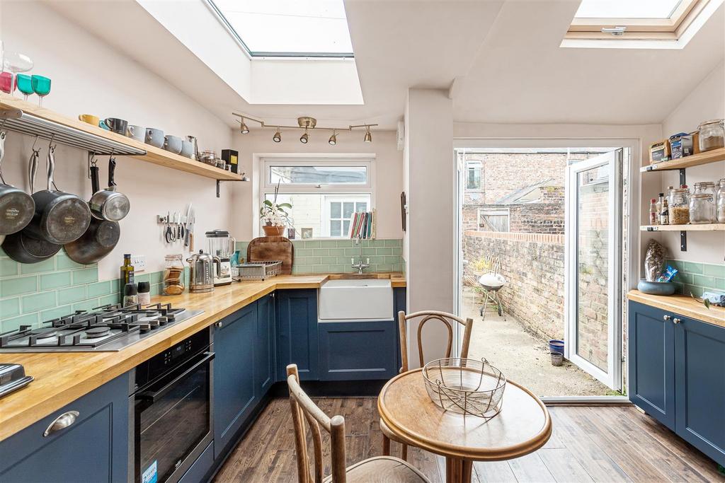 15 Upper Newborough Street 7.jpg