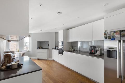 4 bedroom apartment for sale, London W8