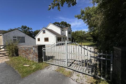 4 bedroom detached house for sale, Waterloo Road, Ammanford