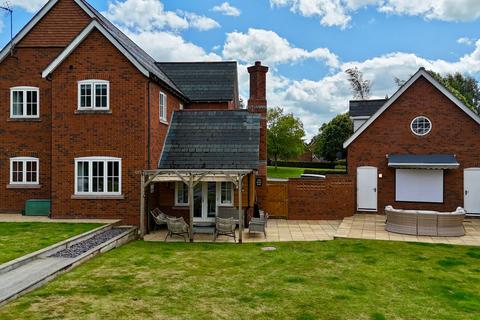 5 bedroom detached house for sale, Wychwood Park, Weston, CW2