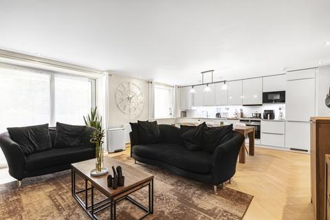 Carlton Drive, Putney, London, SW15