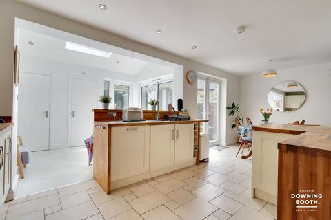 67 Cherry Orchard, Lichfield, WS14 9AA