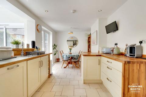 67 Cherry Orchard, Lichfield, WS14 9AA