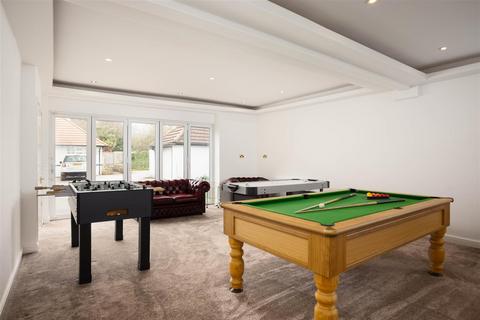 7 bedroom detached house for sale, Kings Road, Leeds LS16