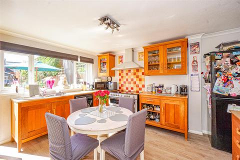 4 bedroom semi-detached house for sale, The Woodlands, Hastings