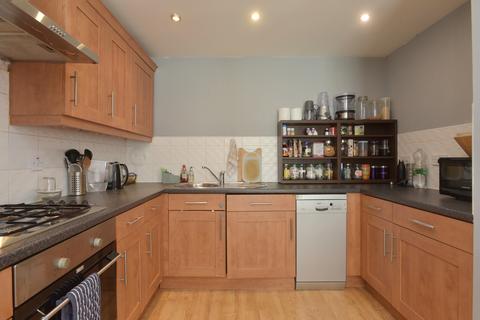 9/1 Cables Wynd, Edinburgh, EH6 6DU