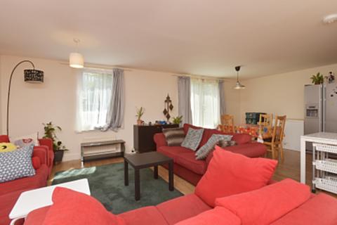 3 bedroom flat for sale, 9/1 Cables Wynd, Edinburgh, EH6 6DU