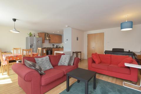 3 bedroom flat for sale, 9/1 Cables Wynd, Edinburgh, EH6 6DU