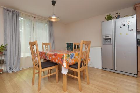 3 bedroom flat for sale, 9/1 Cables Wynd, Edinburgh, EH6 6DU