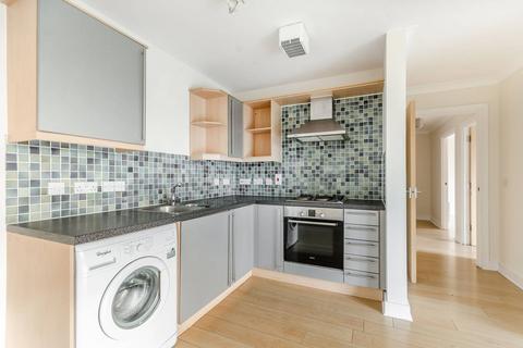 2 bedroom flat for sale, Cleeve Way, Sutton, SM1