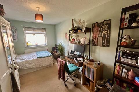 17 Austen Close, Loughton, IG10 3TX