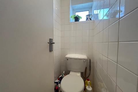 17 Austen Close, Loughton, IG10 3TX